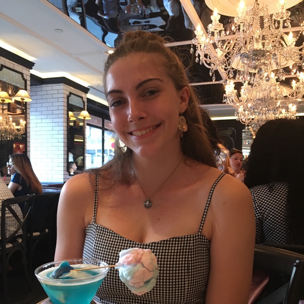 Meet your Posher, Chloe